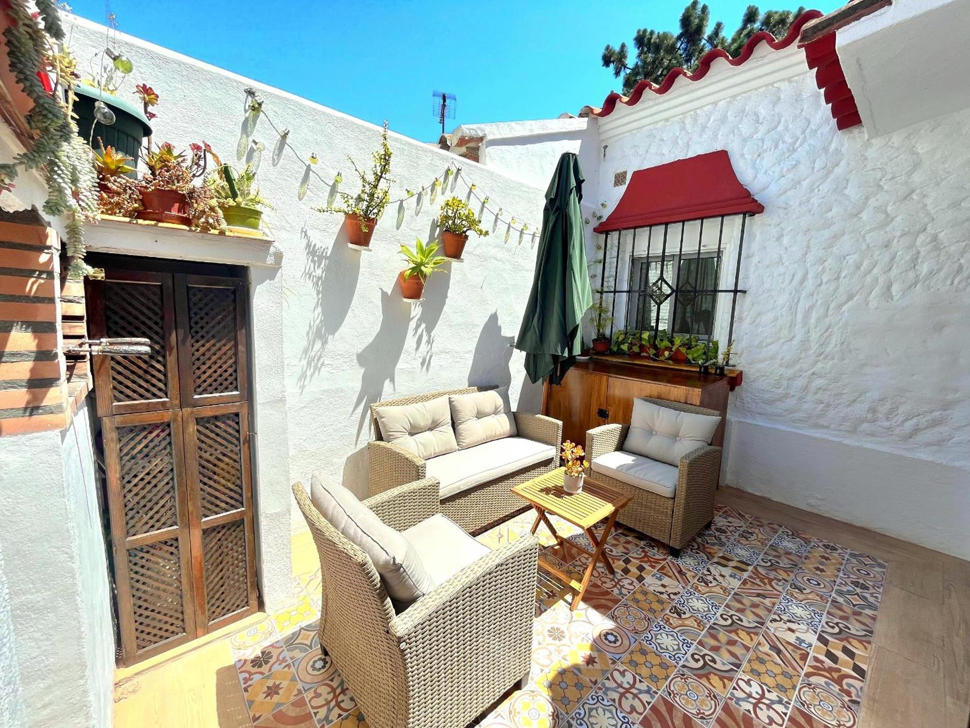 Appartamento Authentic Spanish House With Terrace 10min Walk